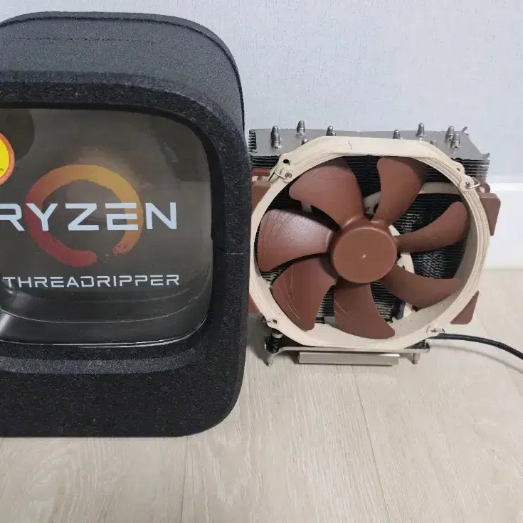 풀박 AMD 쓰레드리퍼1950x + 녹투아 공랭