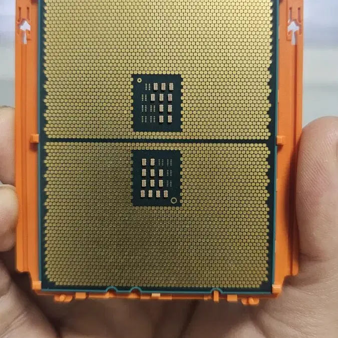 풀박 AMD 쓰레드리퍼1950x + 녹투아 공랭