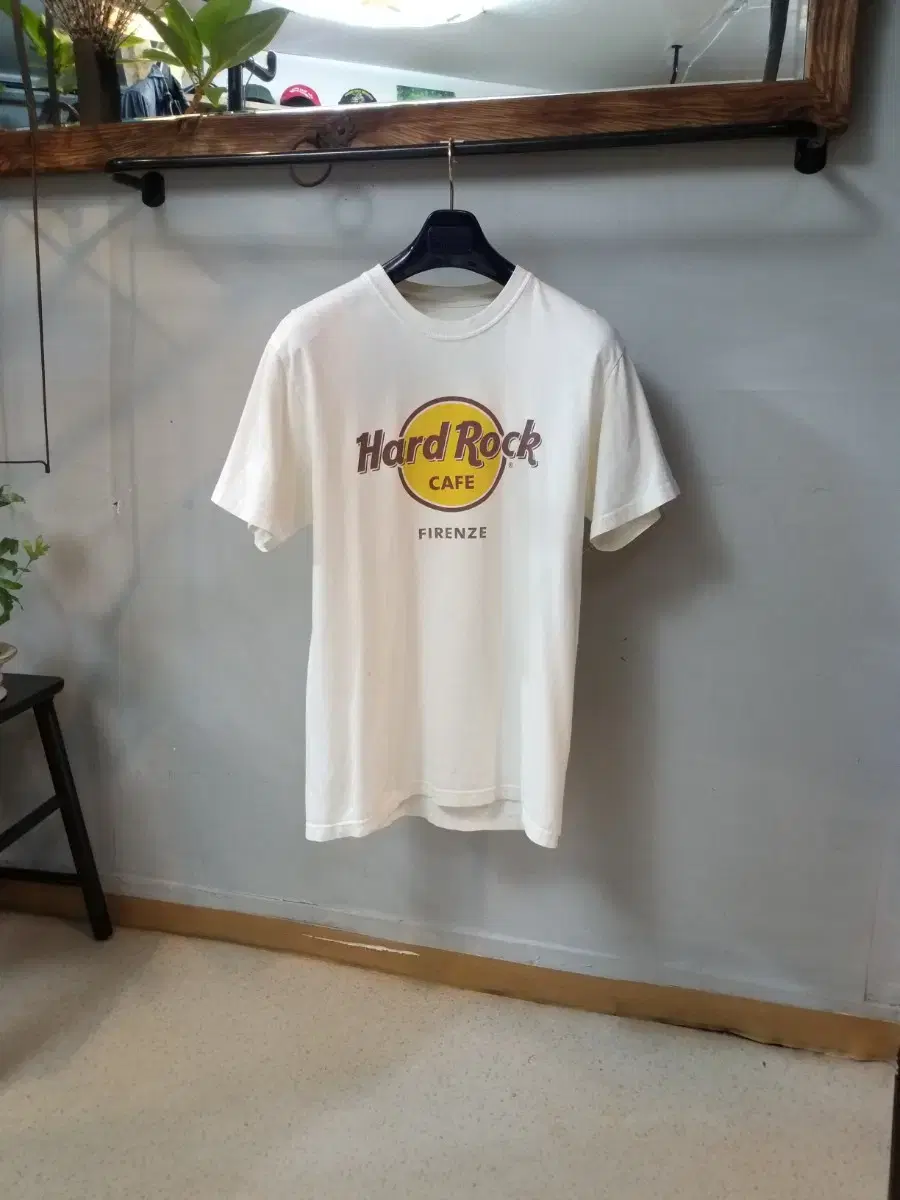 USA Hard Rock Cafe Vintage Imported T-Shirt . M