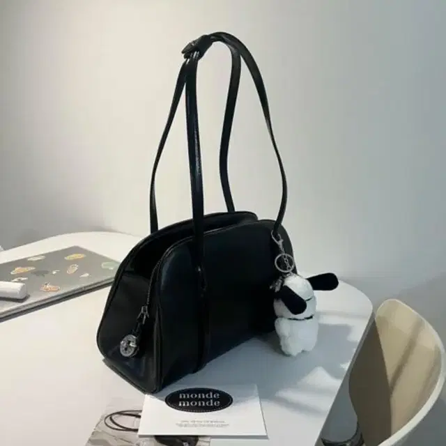 몽드몽드 moment medium shoulder bag black