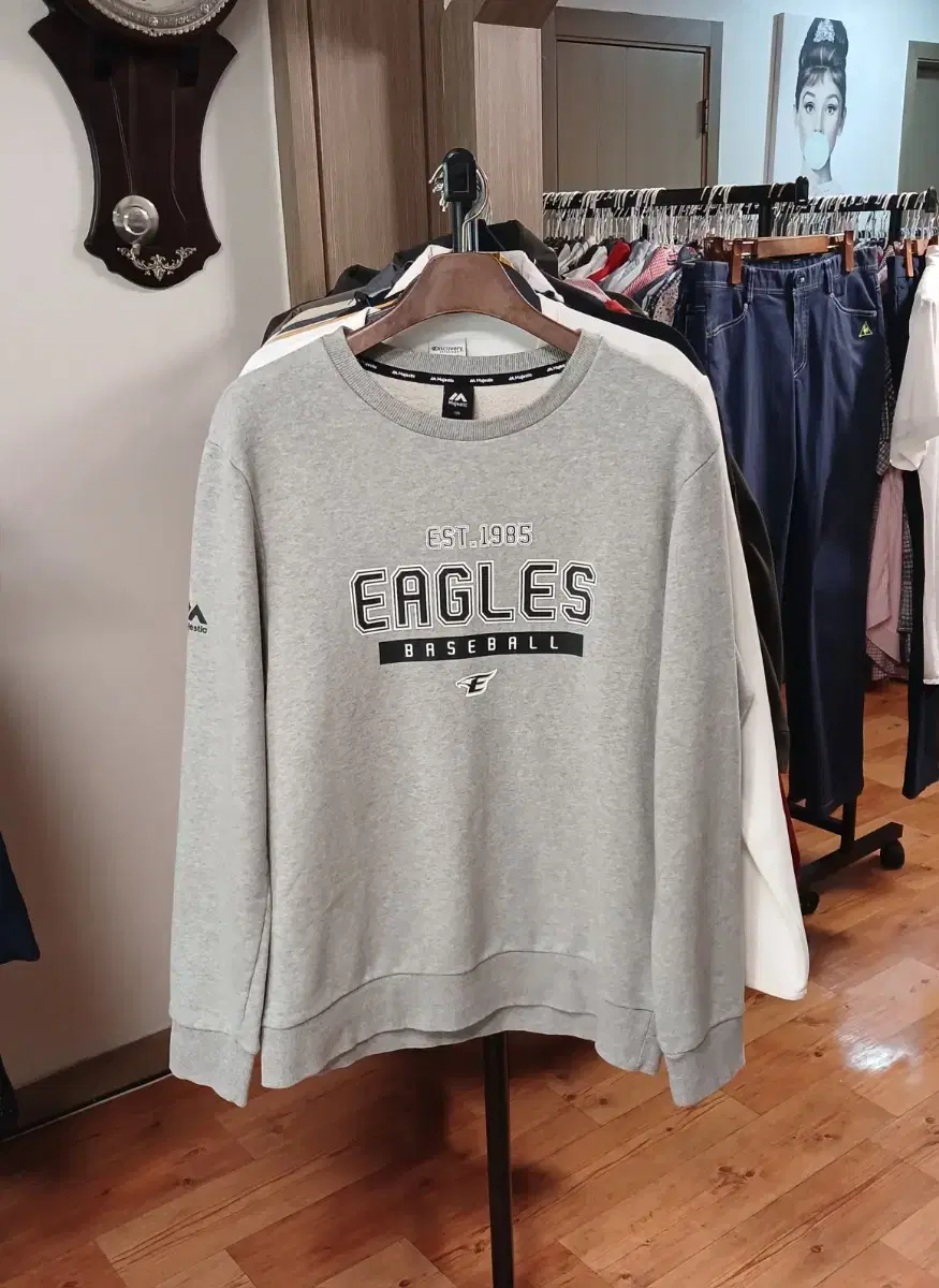 Men's Majestic Hanwha Eagles Tops (105)