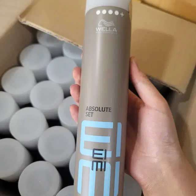 웰라 헤어스프레이 300ml