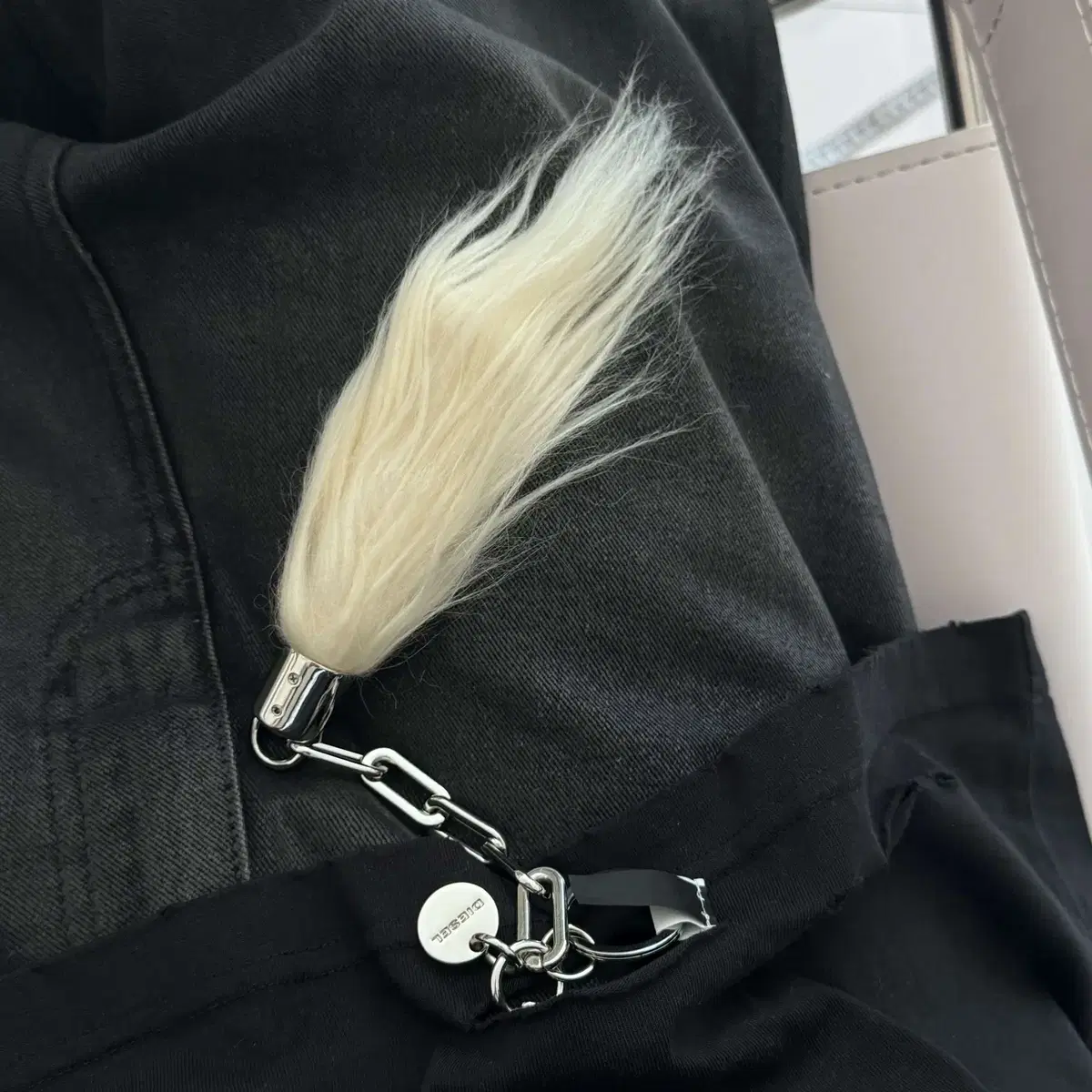 diesel long fake fur keyring