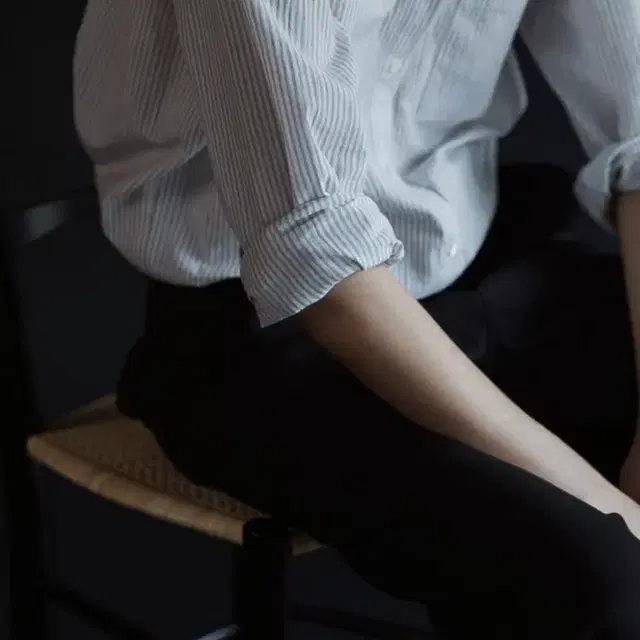 낫띵리튼 V-Neck stripe shirt