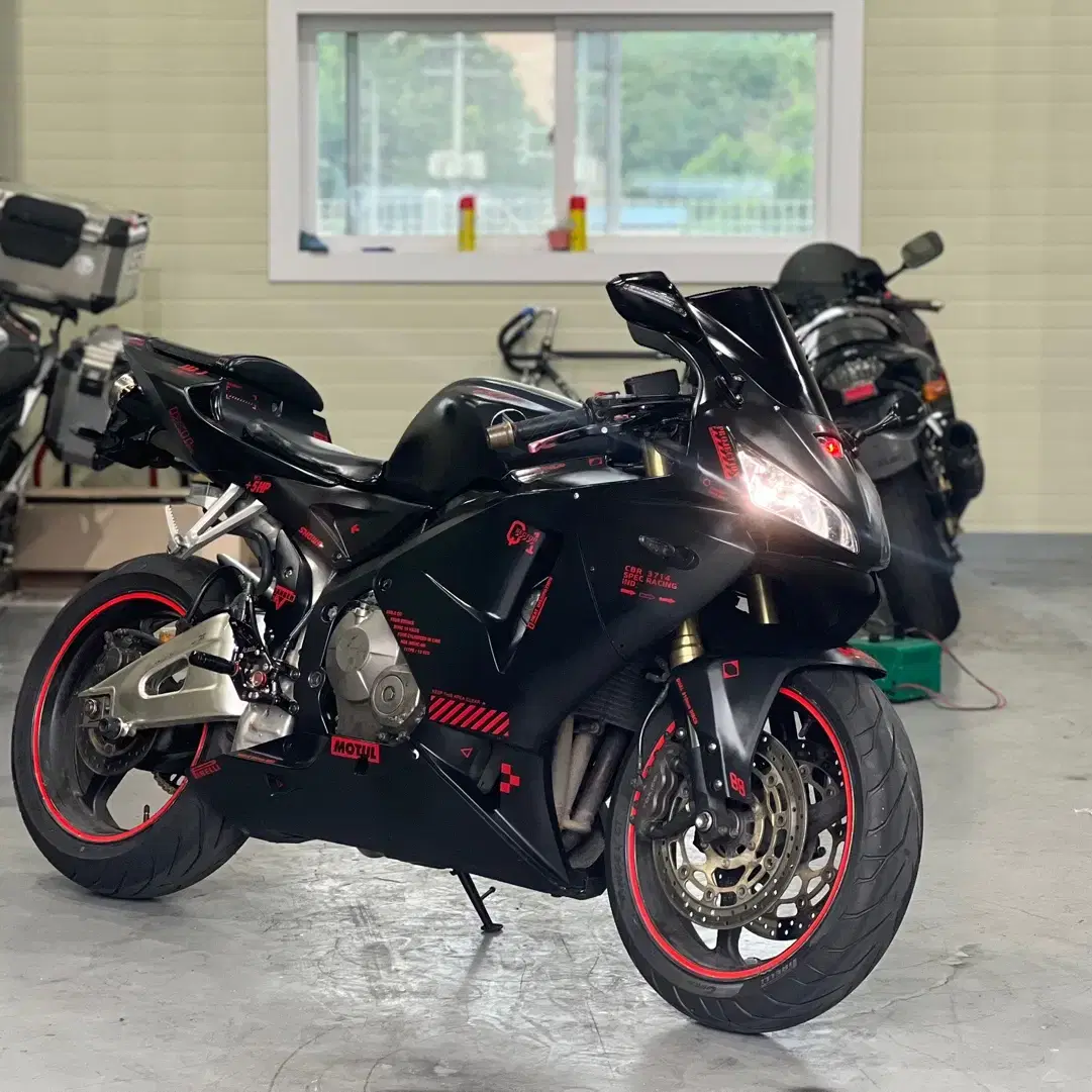 CBR600RR 05년식 블랙컬러 일발시동 주행질감 최상급 판매합니다