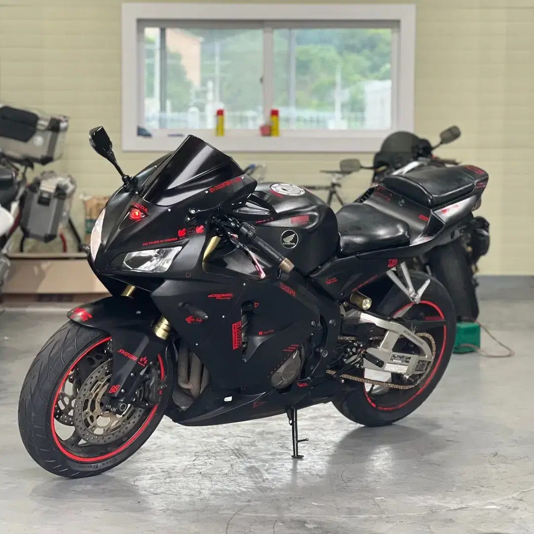 CBR600RR 05년식 블랙컬러 일발시동 주행질감 최상급 판매합니다