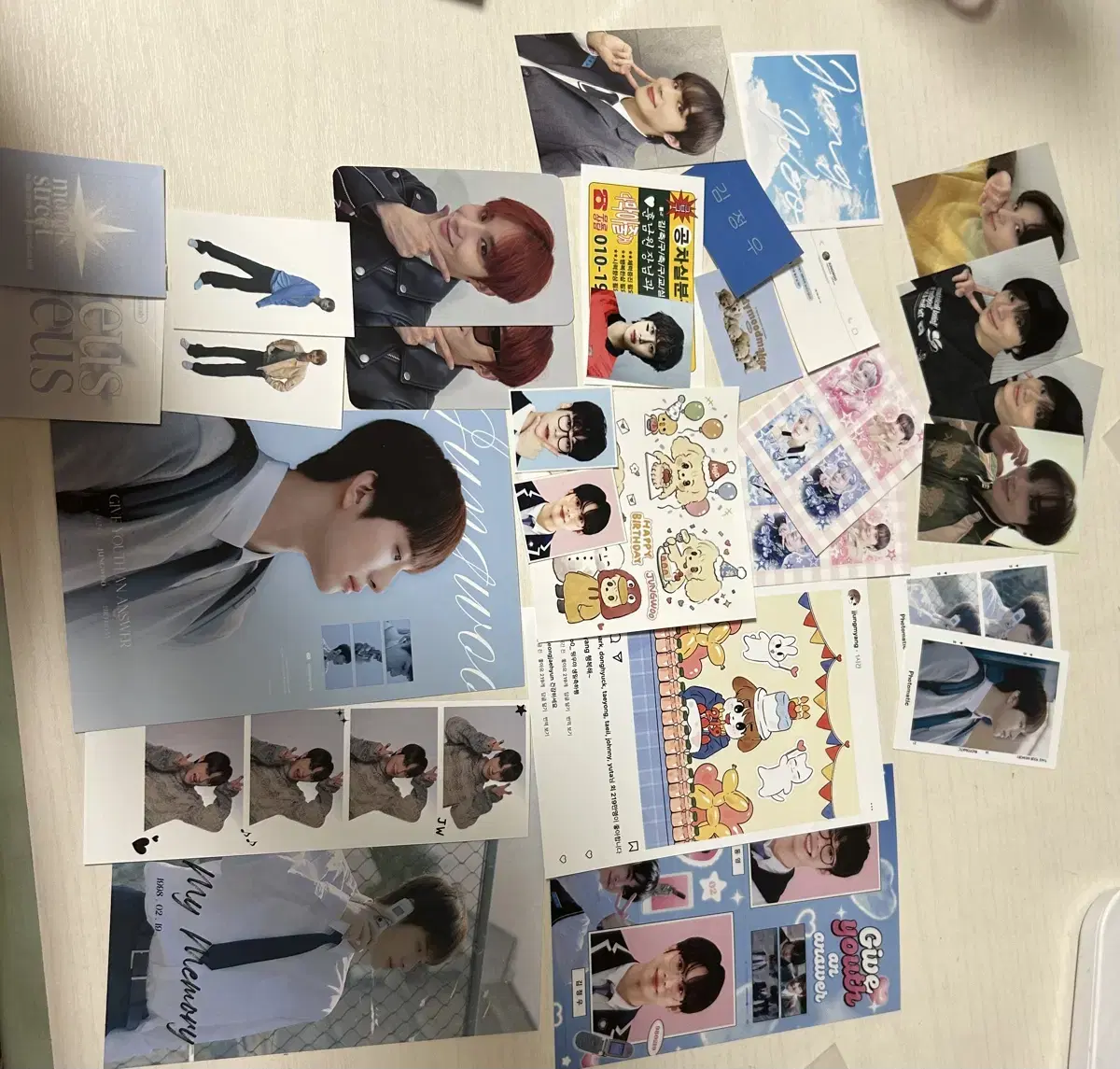 (Source)Jungwoo Bee Unofficial Goods, Sankabee Unofficial Goods WTS (+Doyoung)