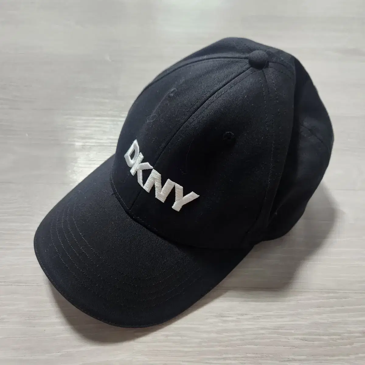 DKNY 볼캡