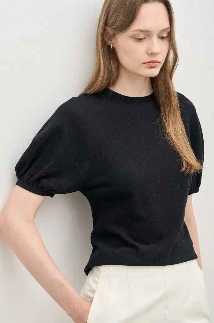 The Cashmere 24 Sold out nationwide Puff sleeve top New product