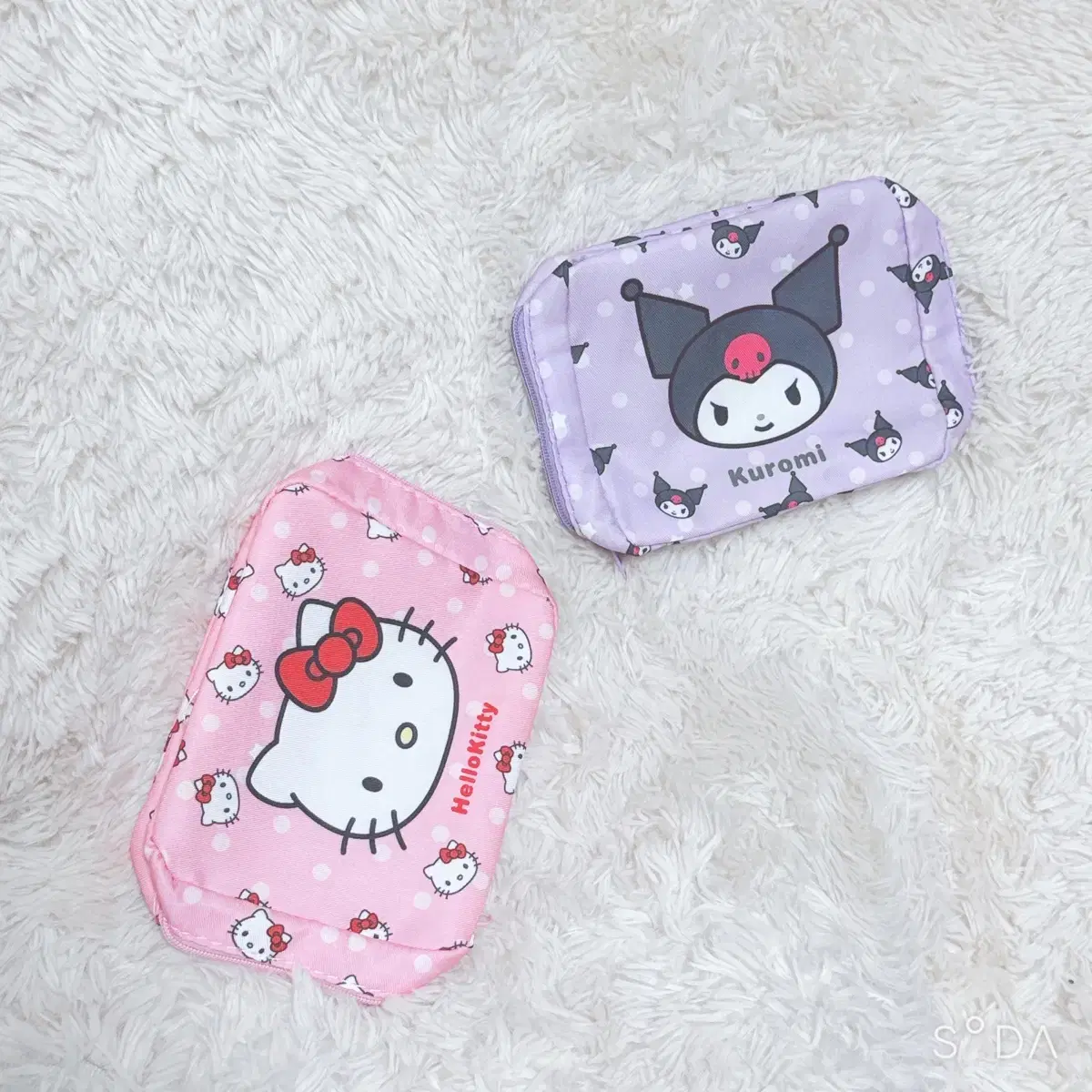 Bear Min Shop) San Rio Kitty, Kuromi Sanitary Pouch