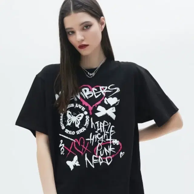 러브이즈트루 CL PUNK TEE black free