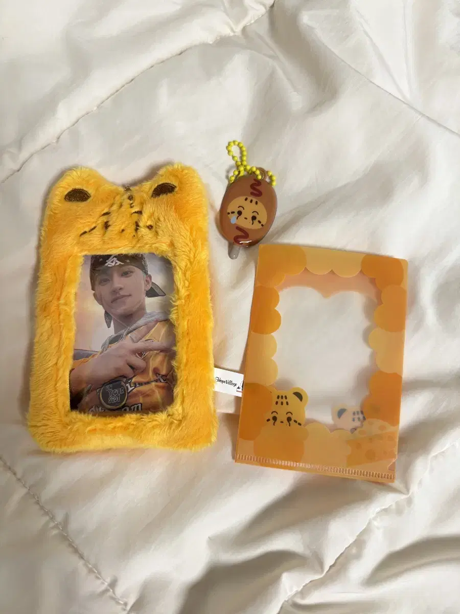 Chiku photocard holder,keyring,L-shaped file