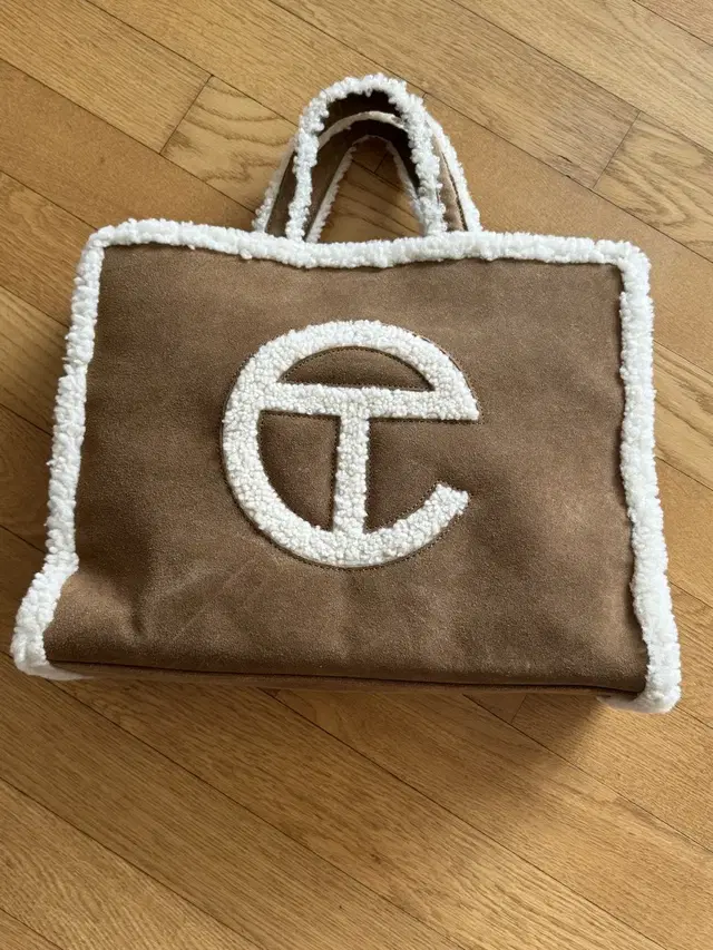 Telfar Ugg 텔파 어그 가방  L