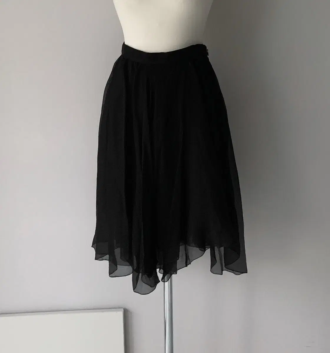 25 Alberta Ferretti 100% silk skirt