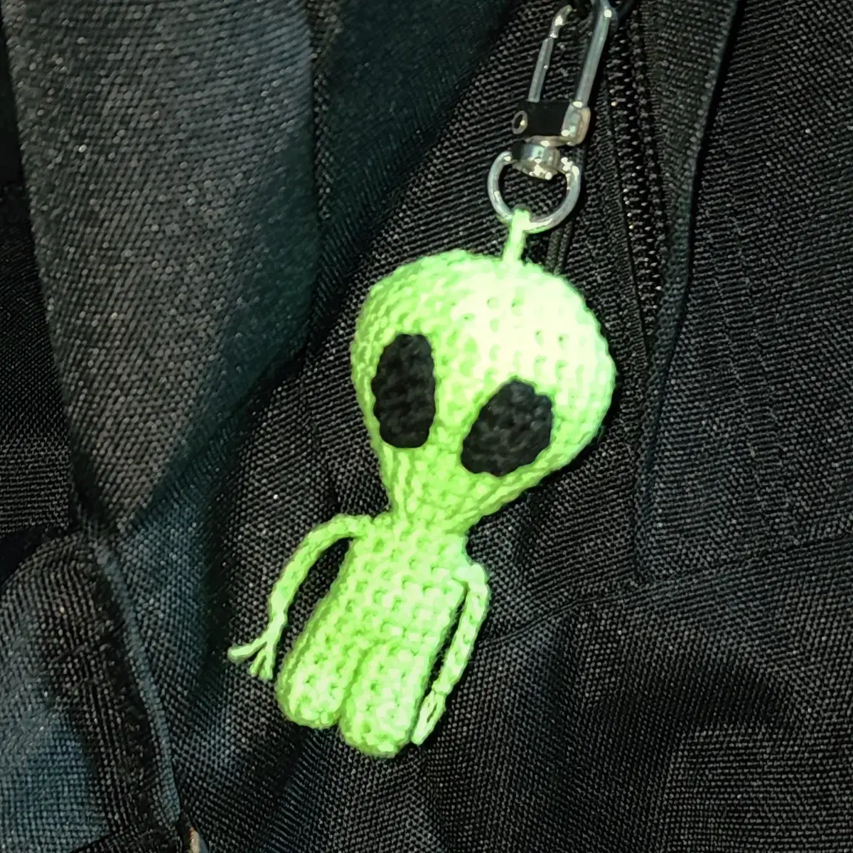 Knitting alien keyring