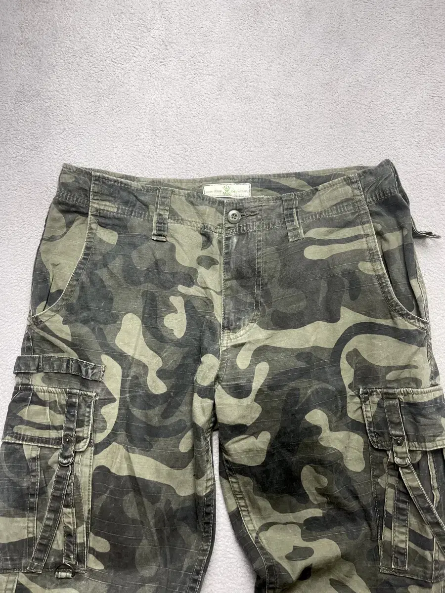 [XL] y2k Camo Cargo Pants -32-34