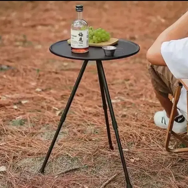 야외 소형 원형 테이블