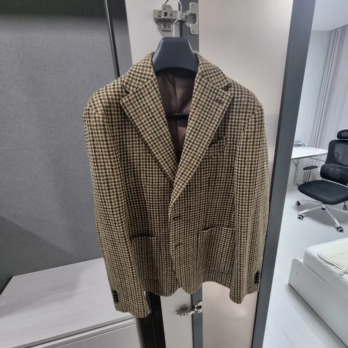 Vahn's Tweed Jacket