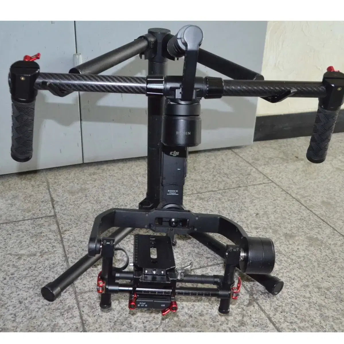 드론 dji RONIN