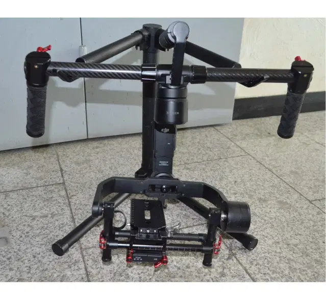 드론 dji RONIN