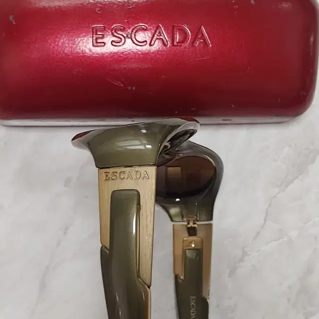 ESCADA 에스카다 프랑스산여성용 썬그라스 롯데면세점  구입함