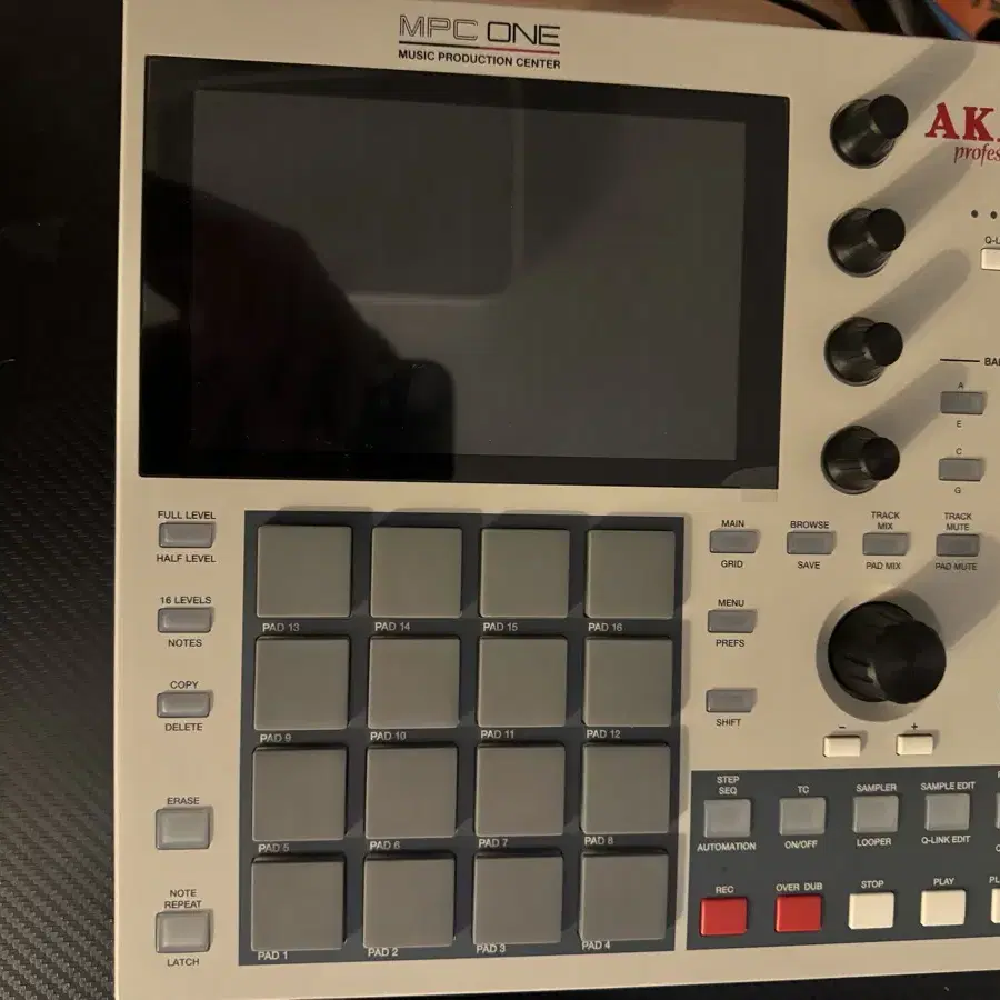 (급처)Akai mpc one 레트로 에디션