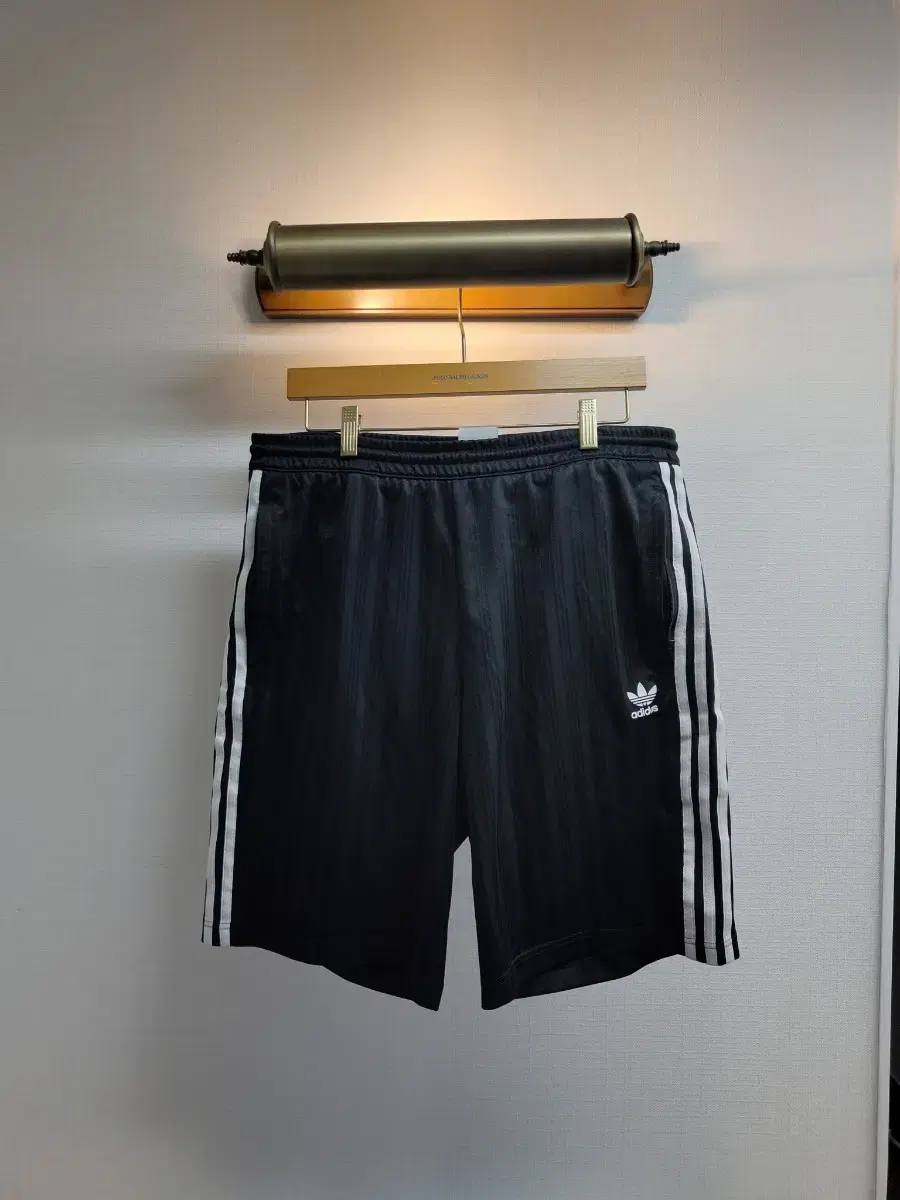 XL) Adidas OG Football Shorts for sale