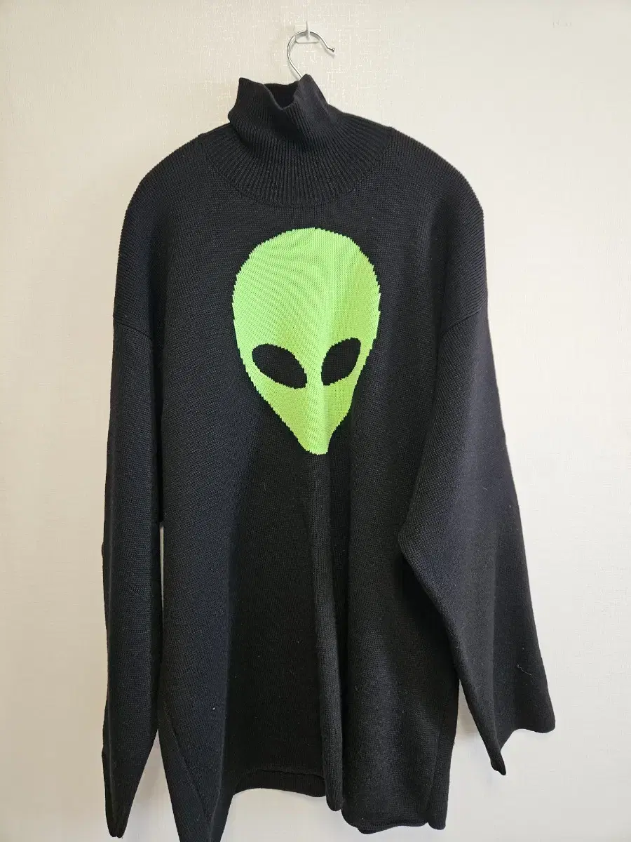 Balenciaga Alien knit