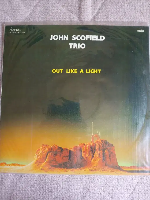 Lp중고 미개봉 JOHN SCOFIELD TRIO 음반 판매합니다.