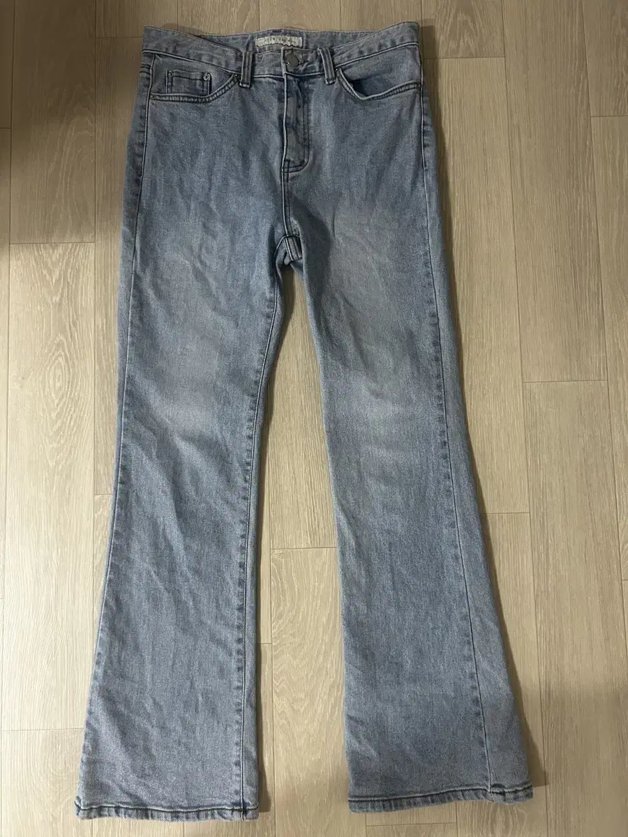 Bootcut jeans