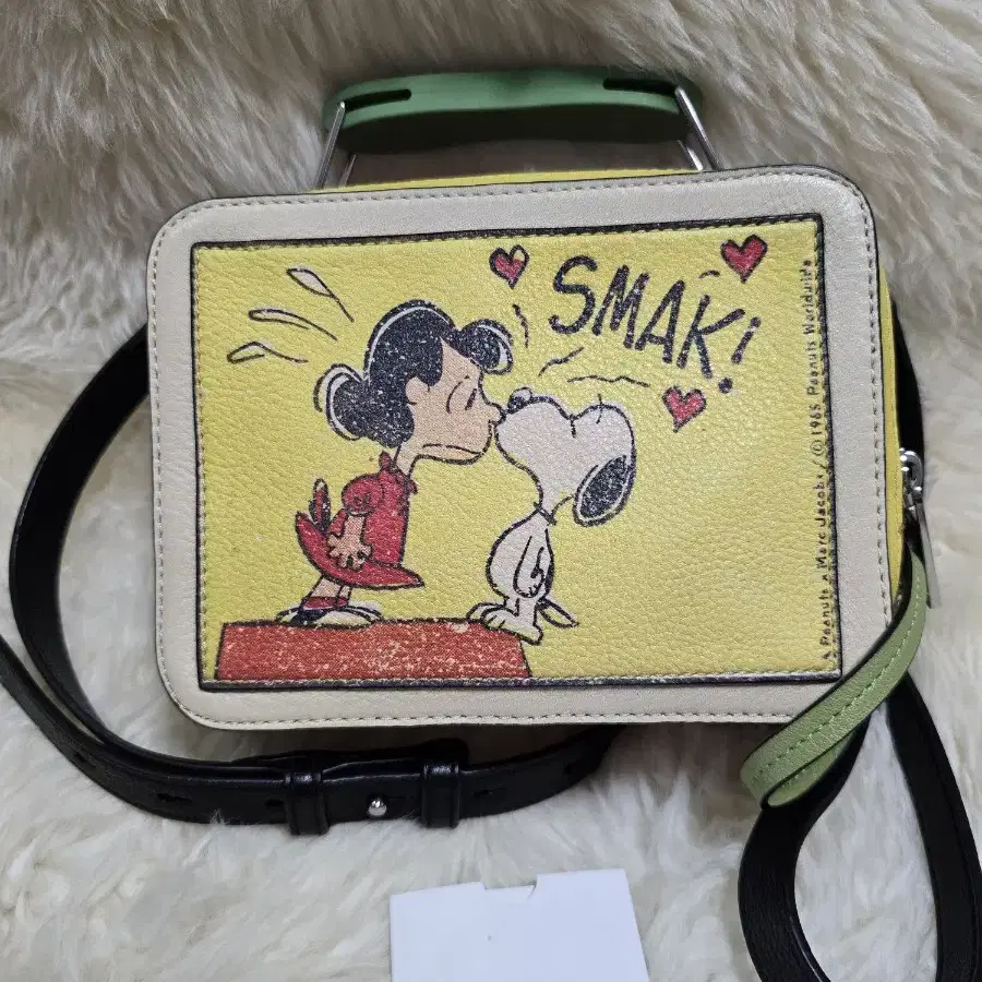 마크제이콥스 MARC JACOBS x Peanuts 스누피 박스 숄더백