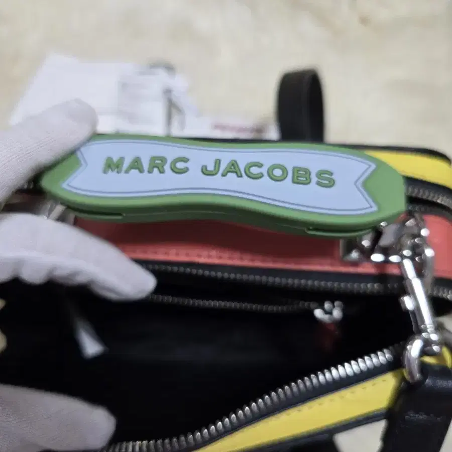 마크제이콥스 MARC JACOBS x Peanuts 스누피 박스 숄더백