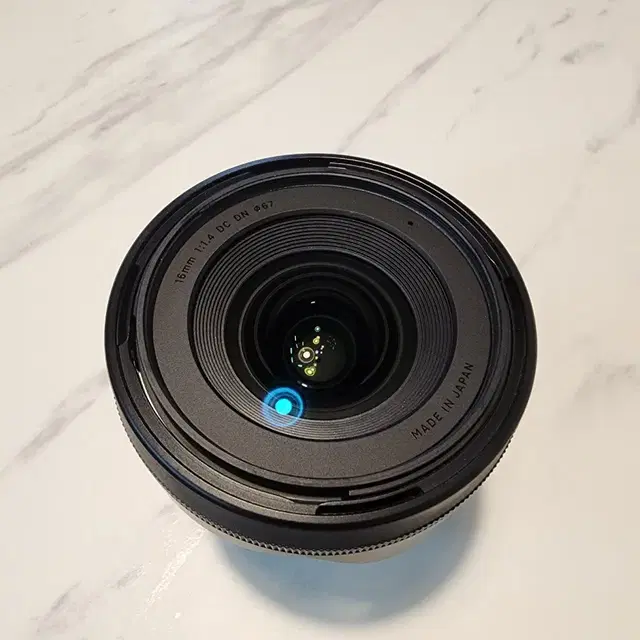 시그마 16mm F1.4 DC DN e마운트