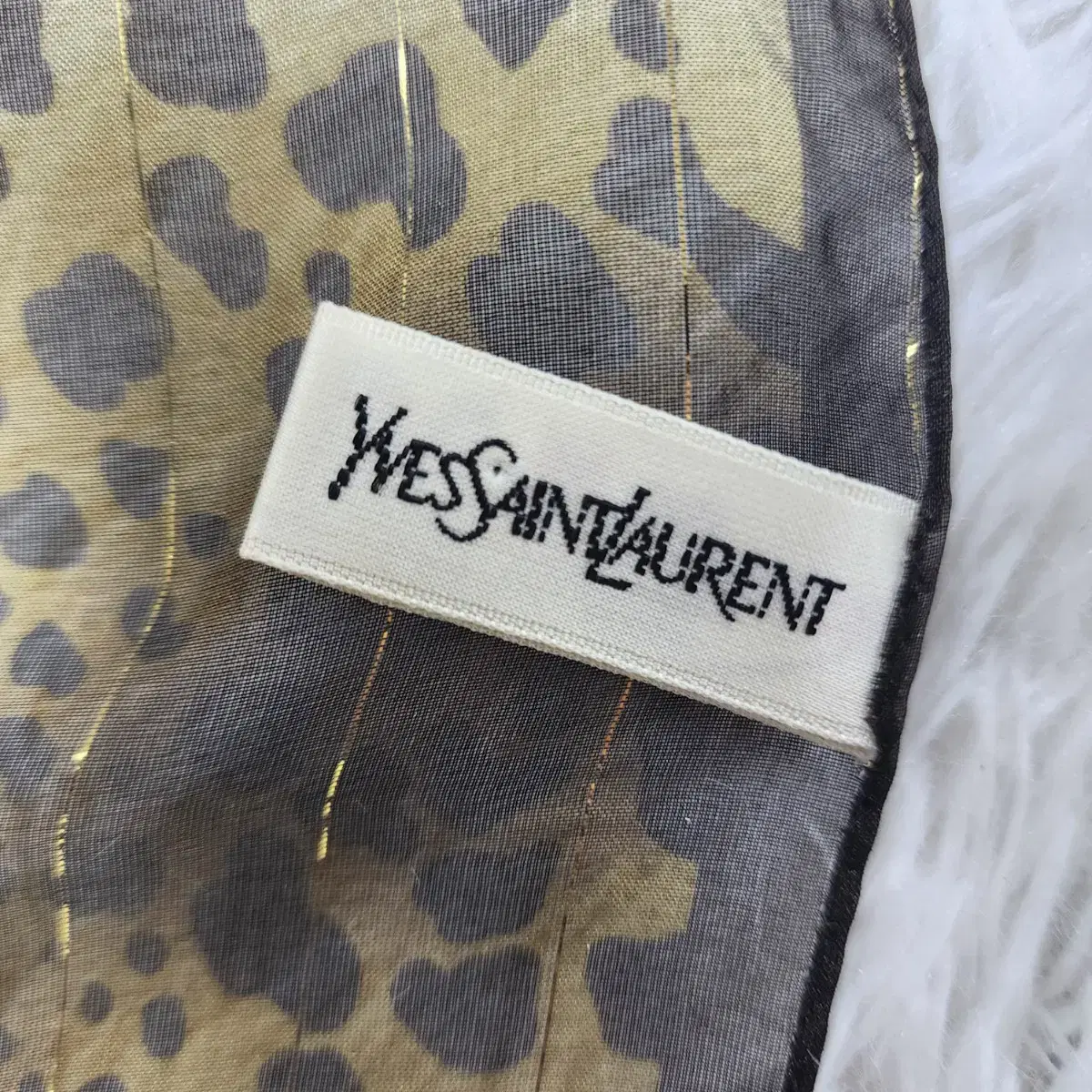 입생로랑 YvesSaintLaurent 실크 스카프