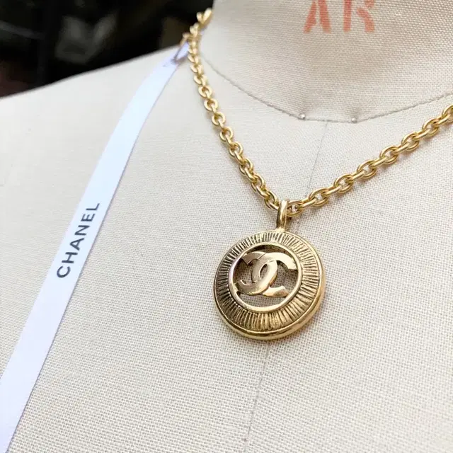 CHANEL 샤넬 빈티지 골드하드체인 코코 샤넬목걸이 A203(G215)