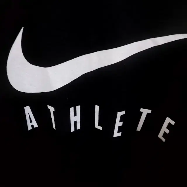 나이키 athlete 드라이핏 반팔 m