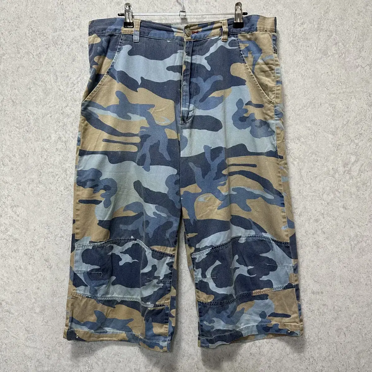 34 Tommy Hilfiger Men's Camo Bermuda Pants