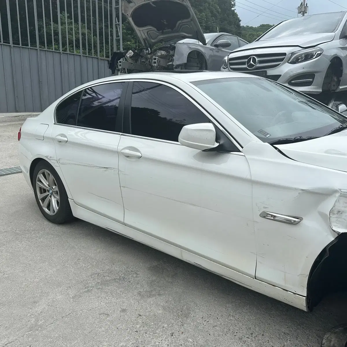 BMW 528i F10 571547 2011년 전기형 분해 판매합니다