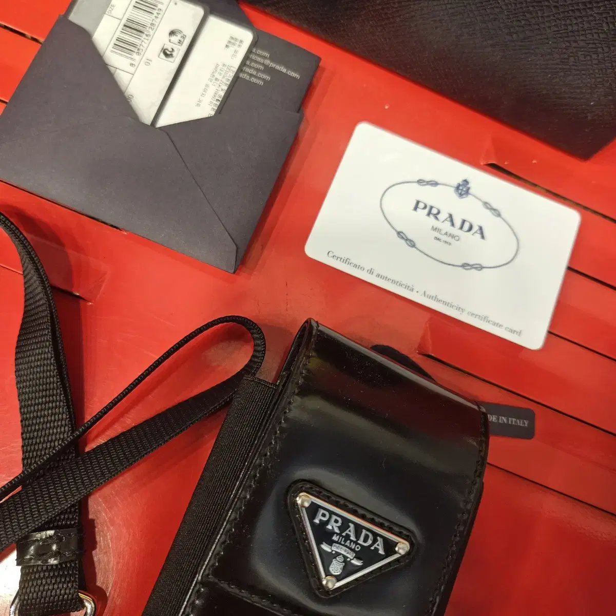 PRADA 프라다 송아지가죽 휴대폰 가방 Free size