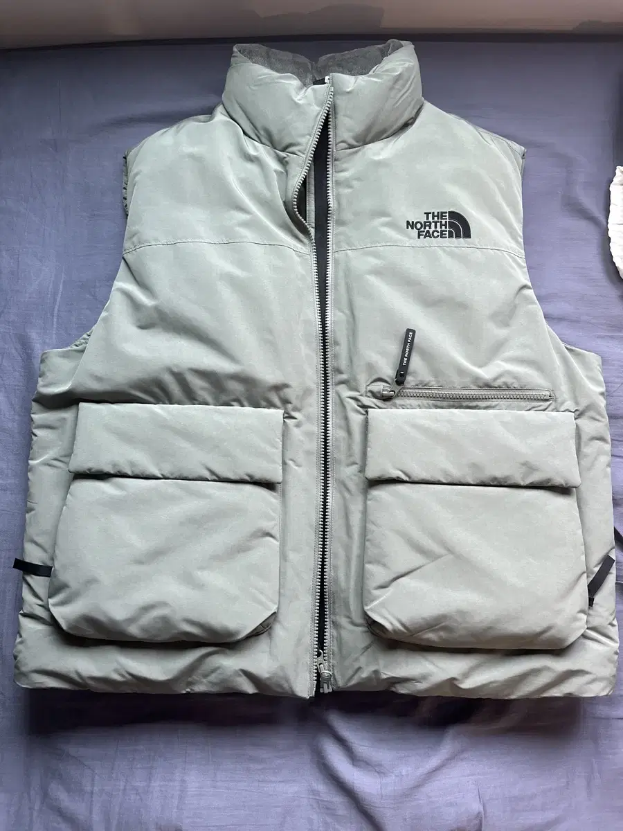 (23F/W)White Belle Ranger On-Ball Padded Vest (1 wear)