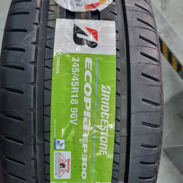 파주일산 245/45R18 브리지스톤ep300 24년생산