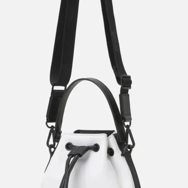 PXG WOMENS BUCKET BAG