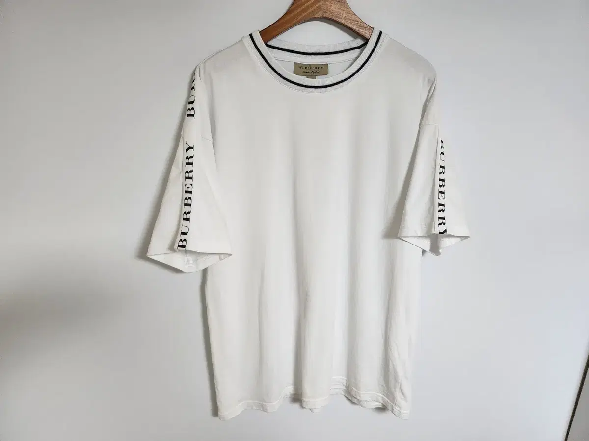 [M] Burberry Shoulder Logo Short Sleeve T-shirt 8003814