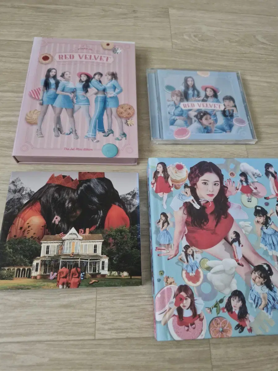 Red Velvet Album, Merchandise