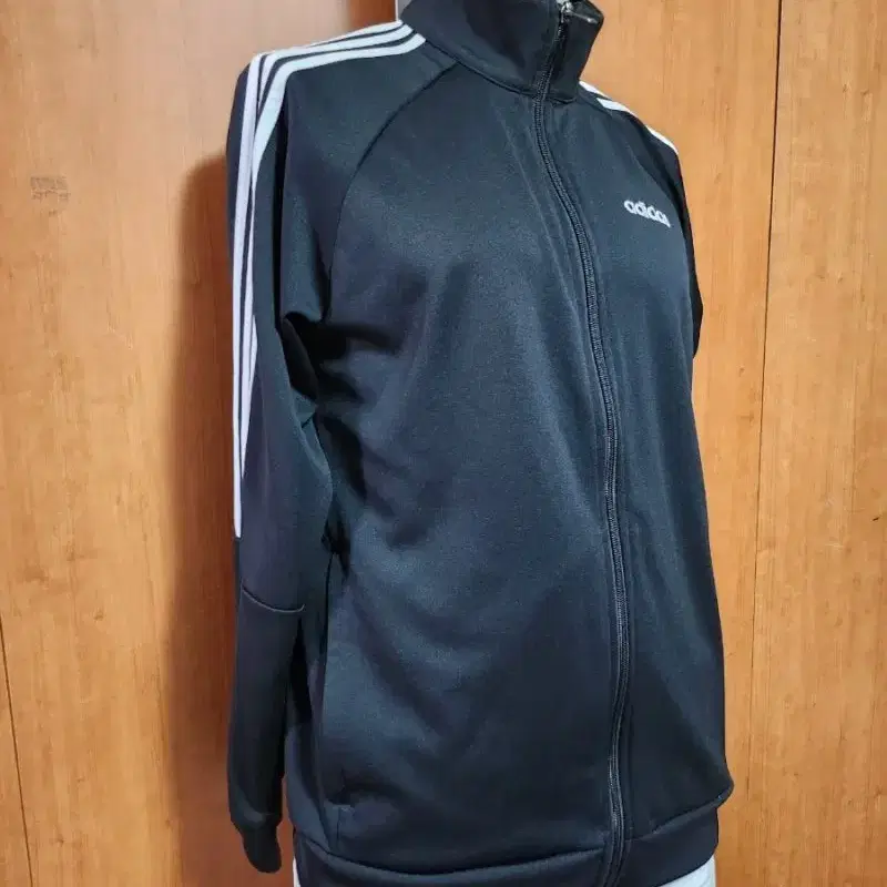 ADIDAS아디다스트레이닝상의2XL 입니다만약95에서100정도