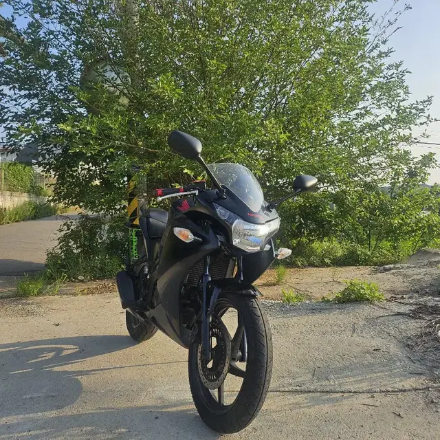 16년식 cbr125 판매합니다.