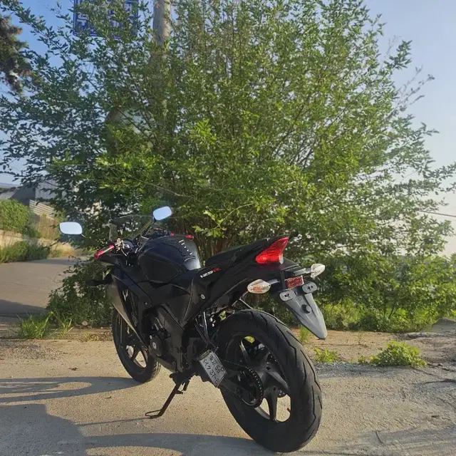 16년식 cbr125 판매합니다.