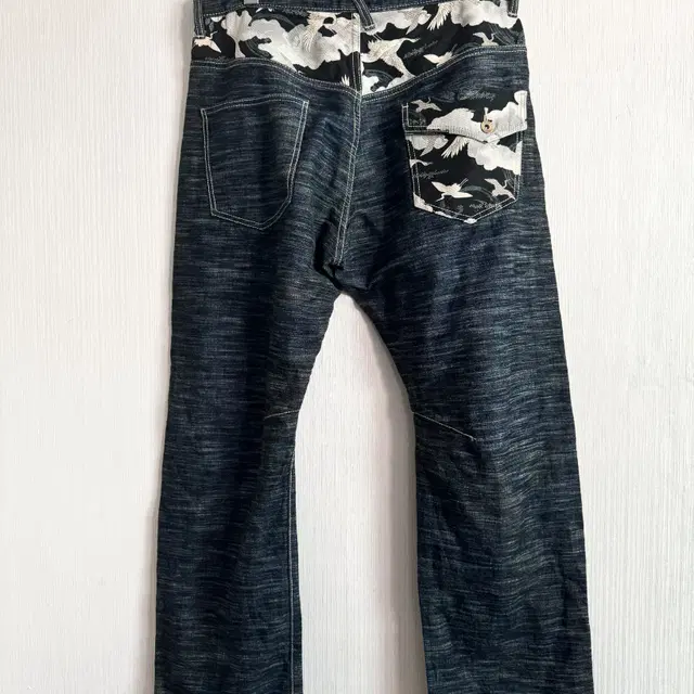 Oriental patch point denim pants