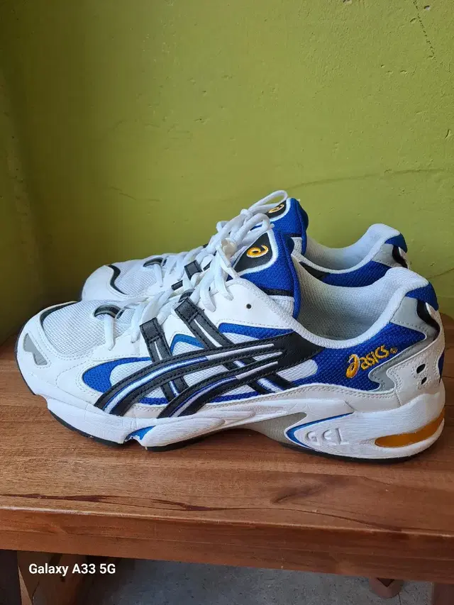 아식스 젤 카야노 5 OG 화이트 블랙 Gel-Kayano 290mm