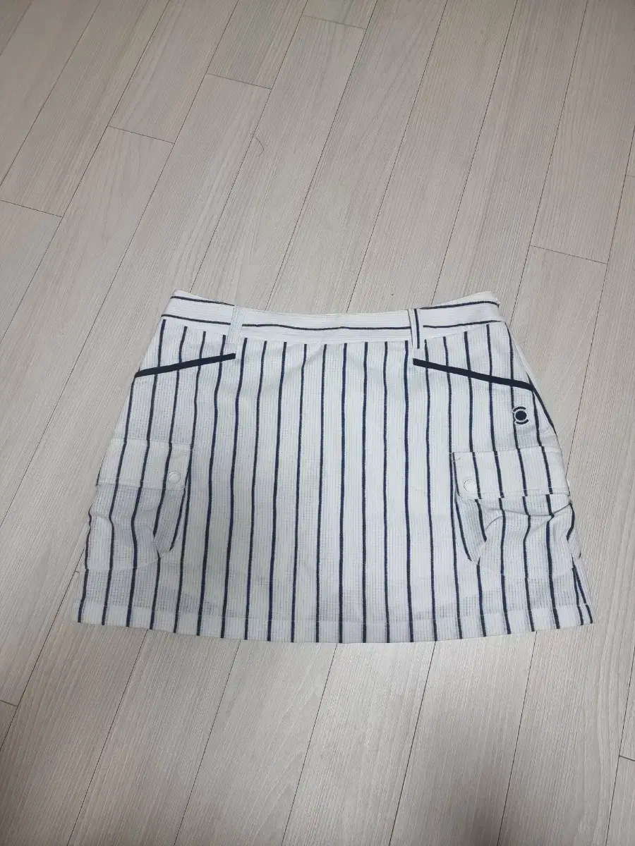 Women's Wide-Angle Stripe Golf Skirt (Free)